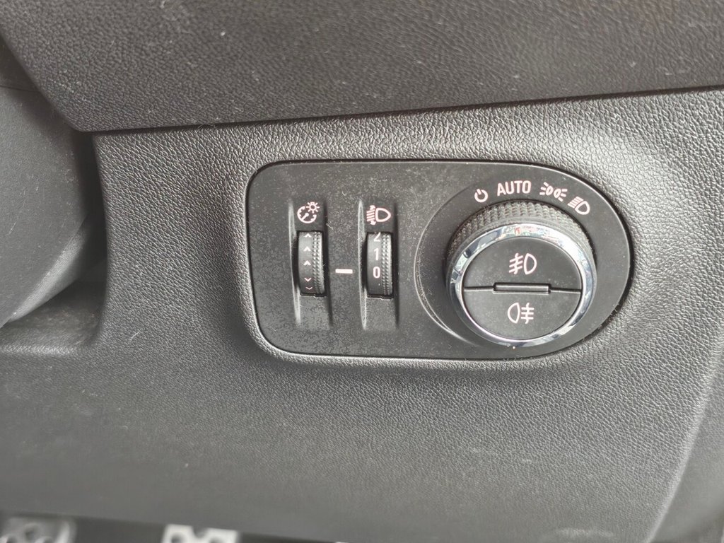 Used Vauxhall Corsa 2015 for sale - 76570484: Photo 24