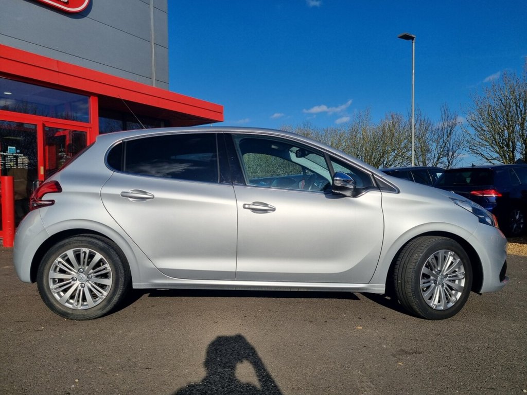 Used Peugeot 208 2018 for sale - 78111212: Photo 6