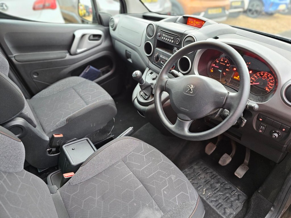 Used Peugeot Partner Tepee 2018 for sale - 76950417: Photo 16