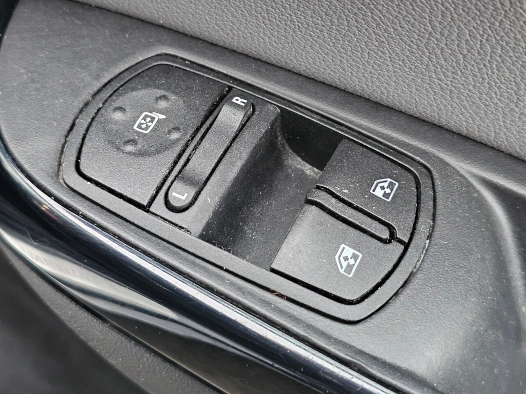 Used Vauxhall Corsa 2018 for sale - 76224021: Photo 24