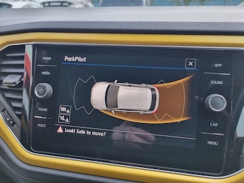Used Volkswagen T-Roc 2018 for sale - 78444837: Photo