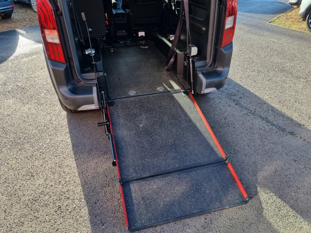 Used Peugeot Rifter 2019 for sale - 76570480: Photo 2