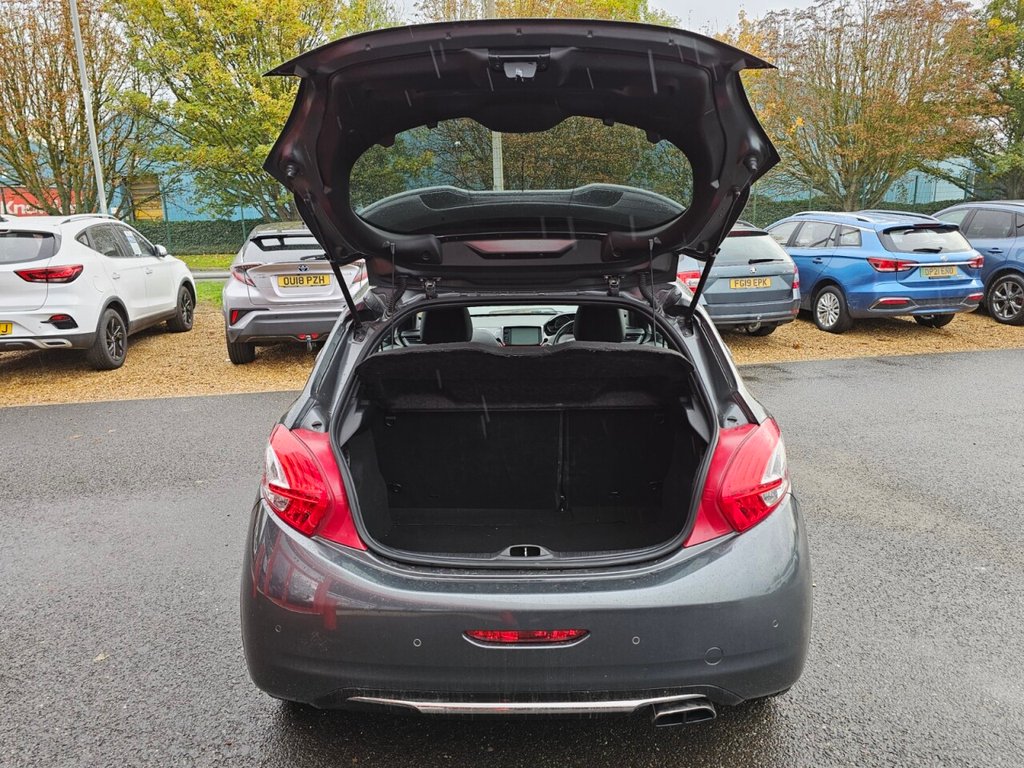 Used Peugeot 208 2014 for sale - 76322968: Photo 11