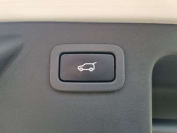 Used Land Rover Discovery Sport 2017 for sale - 74833816: Photo