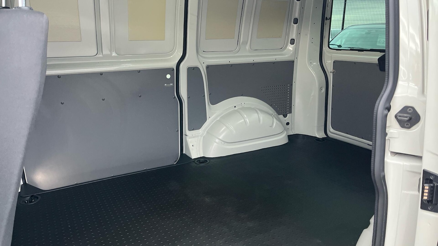 Used Volkswagen Transporter 2022 for sale - 76781510: Photo 12