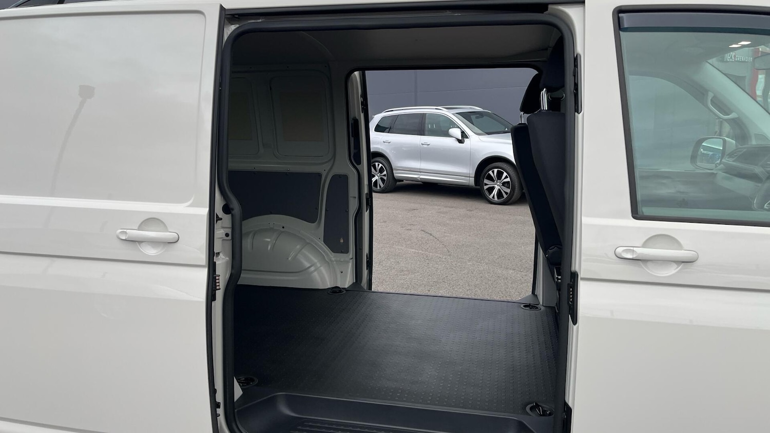 Used Volkswagen Transporter 2022 for sale - 76781510: Photo 24