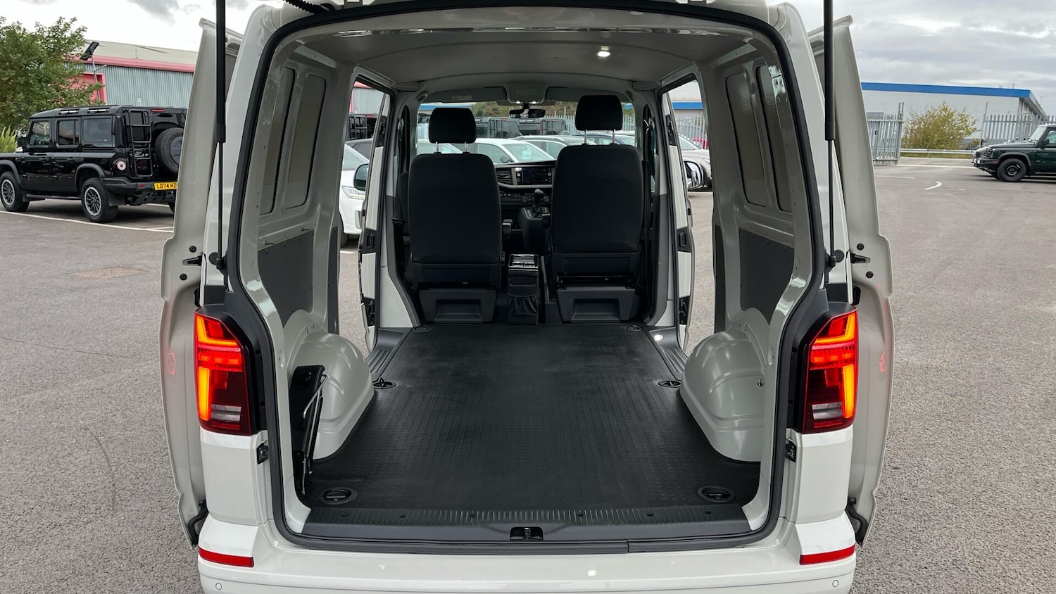 Used Volkswagen Transporter 2022 for sale - 76781510: Photo 25