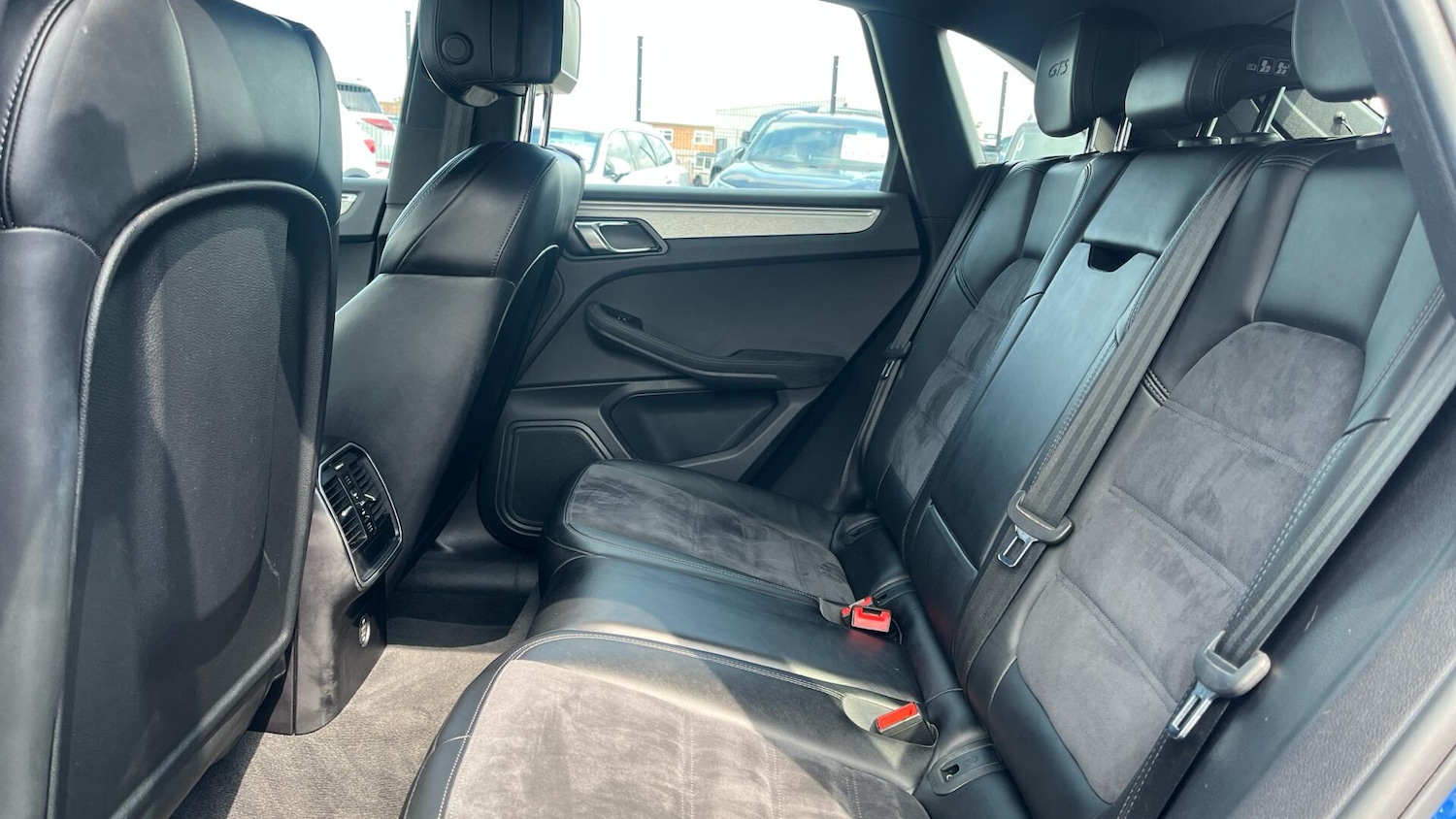 Used Porsche Macan 2018 for sale - 76781146: Photo 12