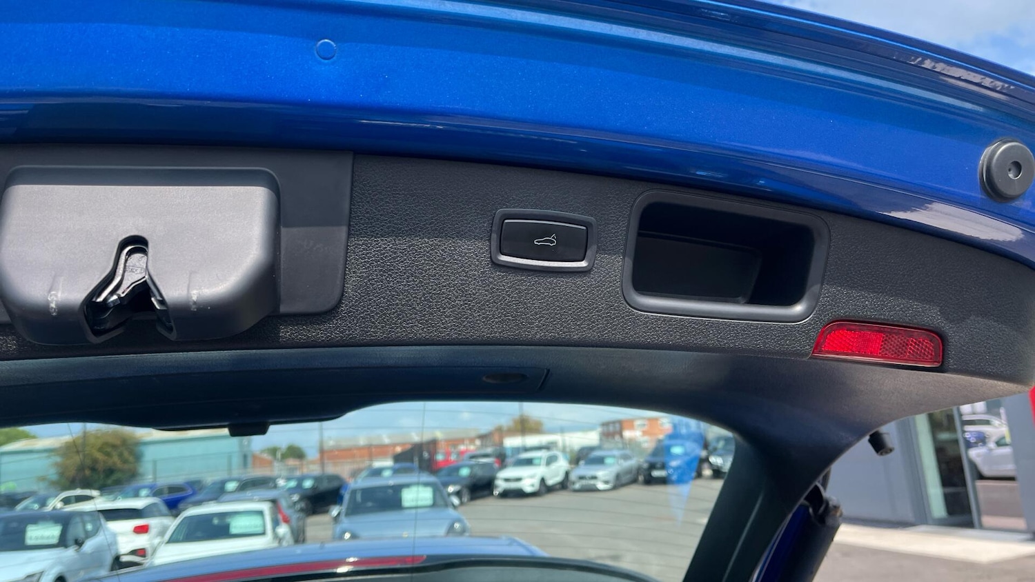 Used Porsche Macan 2018 for sale - 76781146: Photo 21