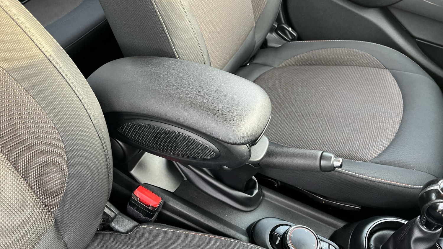 Used MINI Hatch 2018 for sale - 77939894: Photo 19