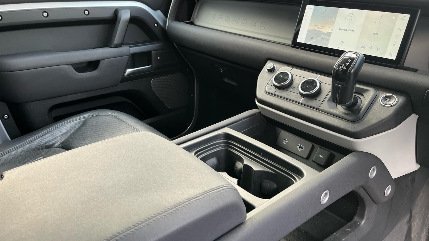 Used Land Rover Defender 2021 for sale - 77853434: Photo 10