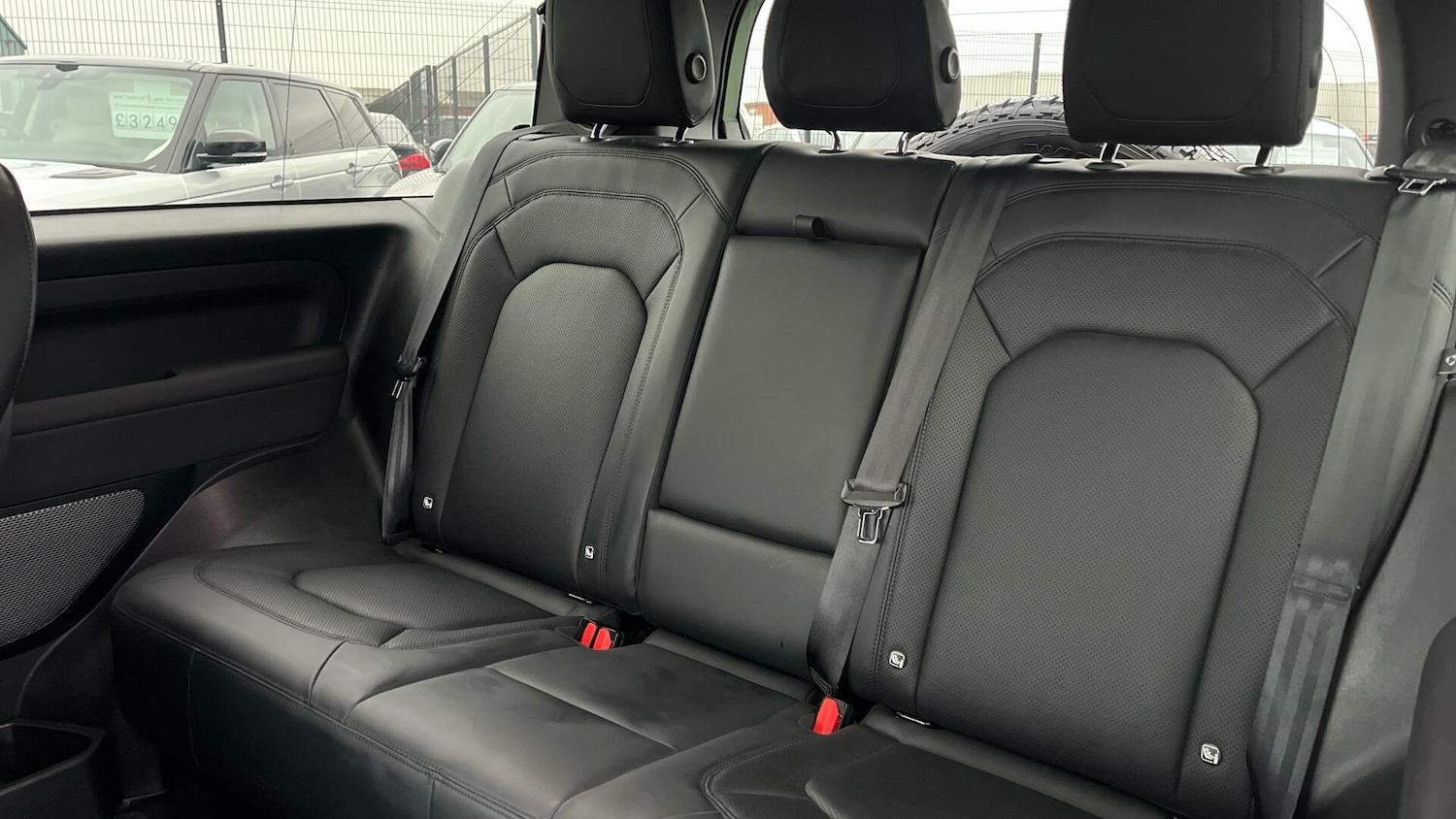 Used Land Rover Defender 90 2023 for sale - 77612996: Photo 12