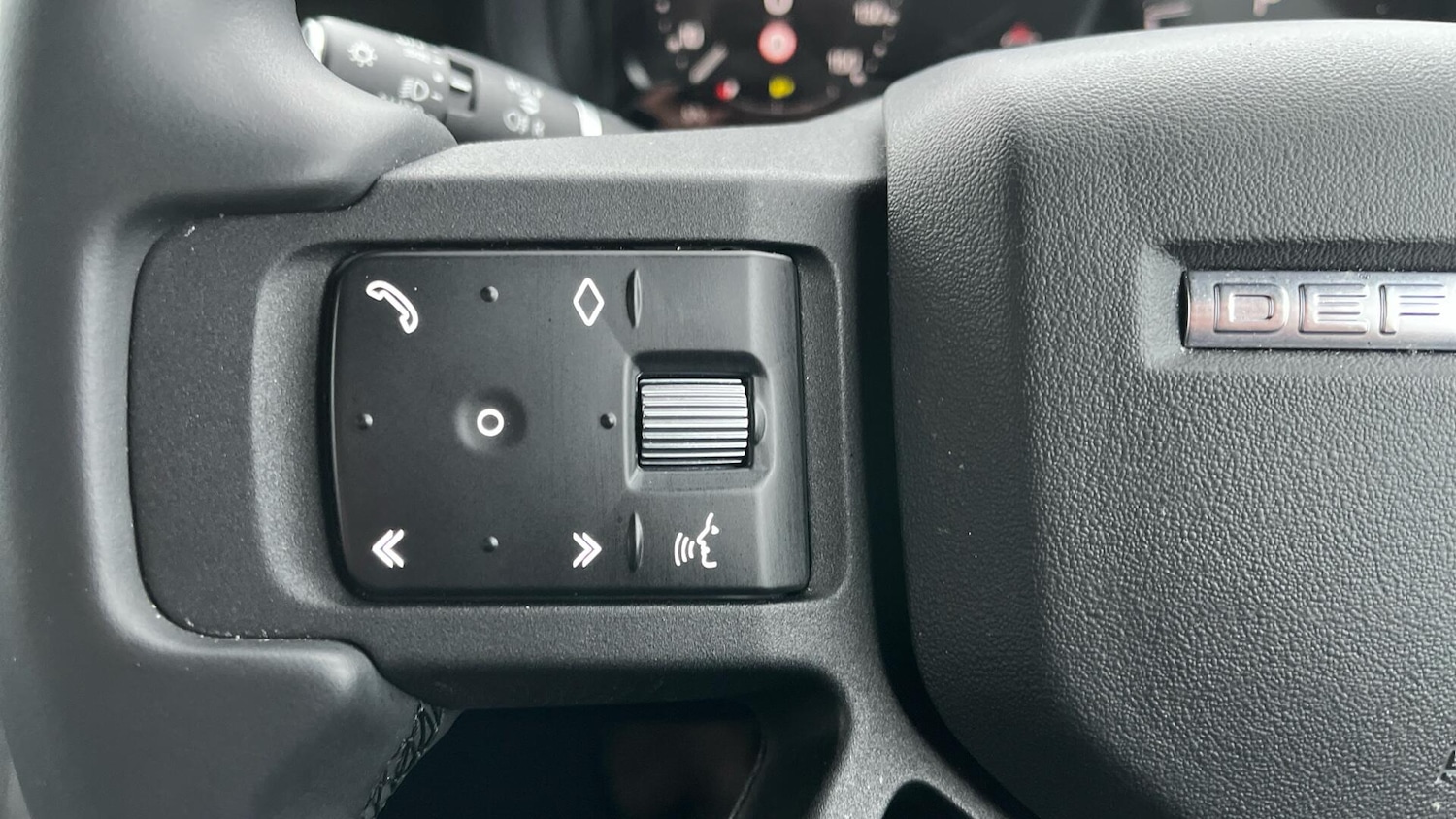 Used Land Rover Defender 90 2023 for sale - 77612996: Photo 17