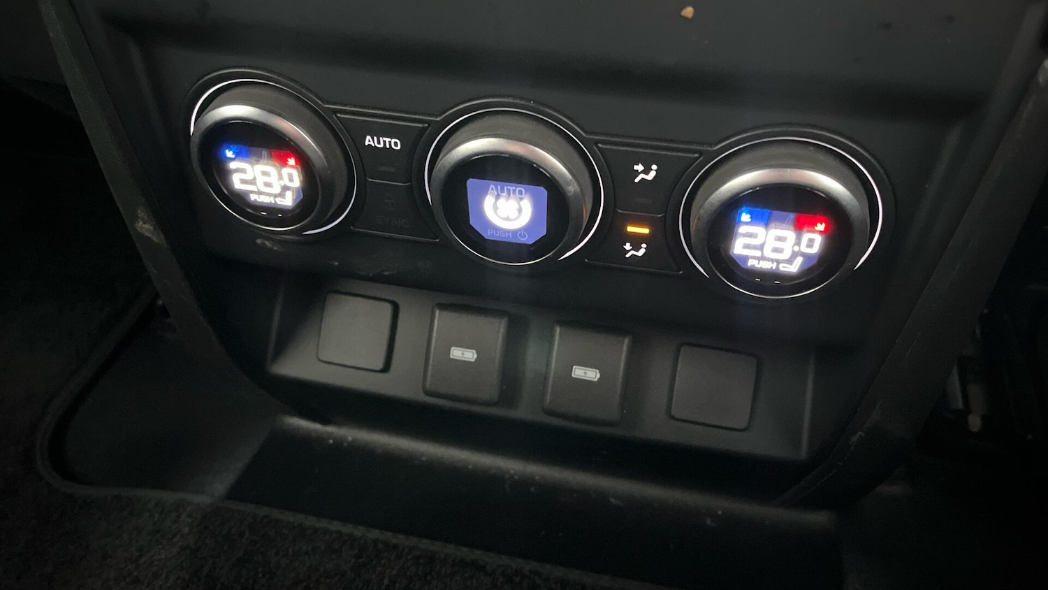 Used Land Rover Defender 90 2023 for sale - 77612996: Photo 24