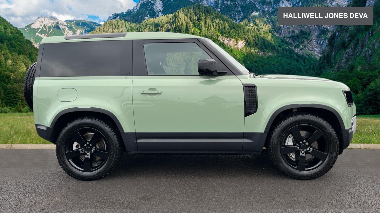 Used Land Rover Defender 90 2023 for sale - 77612996: Photo 3