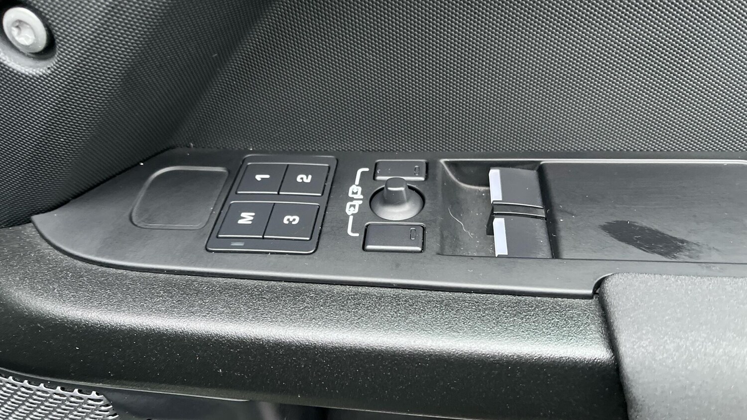 Used Land Rover Defender 90 2023 for sale - 77612996: Photo 32