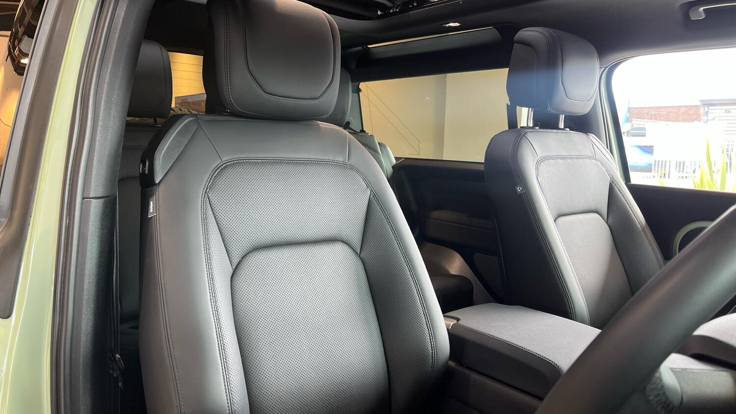 Used Land Rover Defender 90 2023 for sale - 77612996: Photo 49