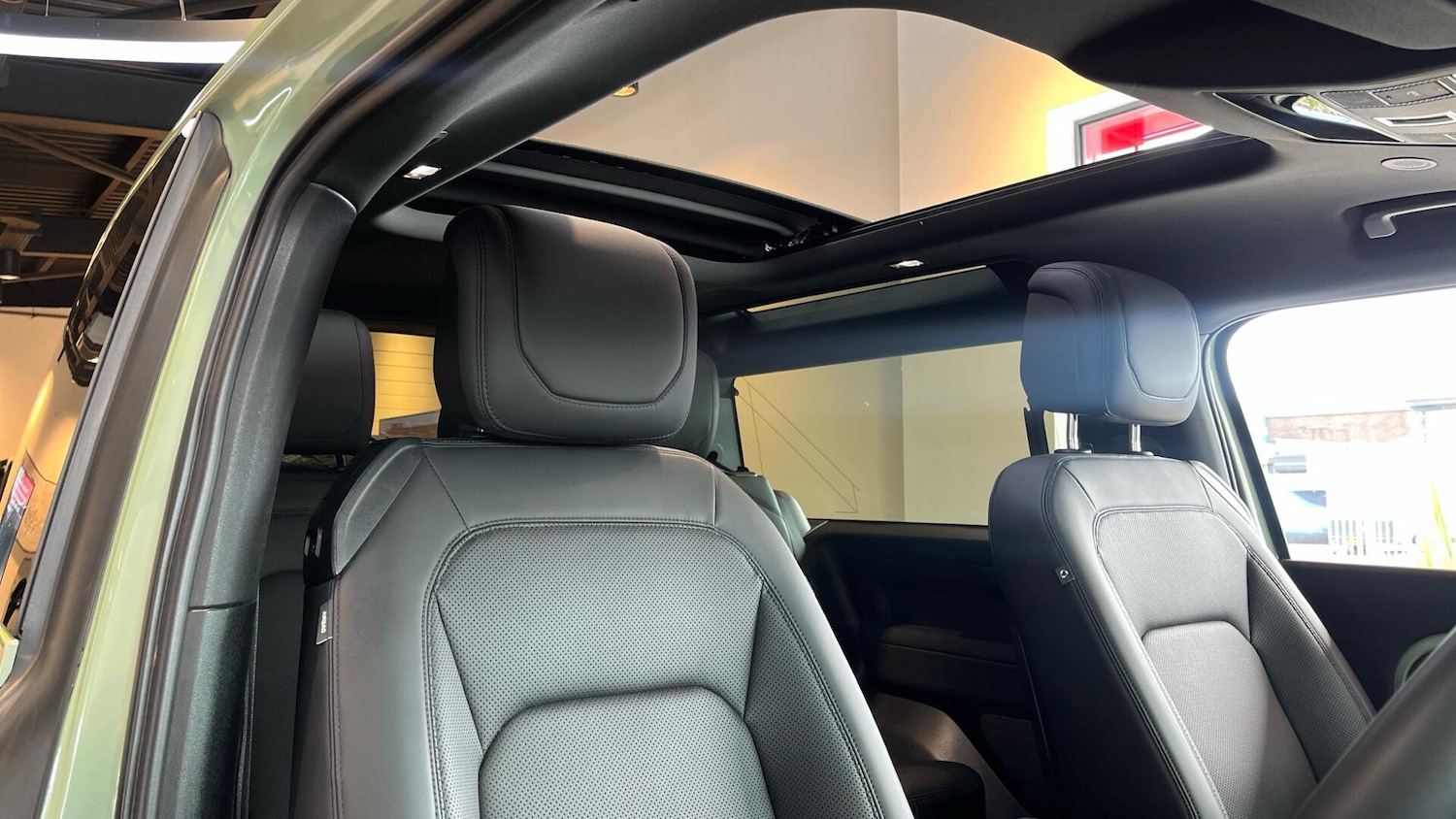 Used Land Rover Defender 90 2023 for sale - 77612996: Photo 50