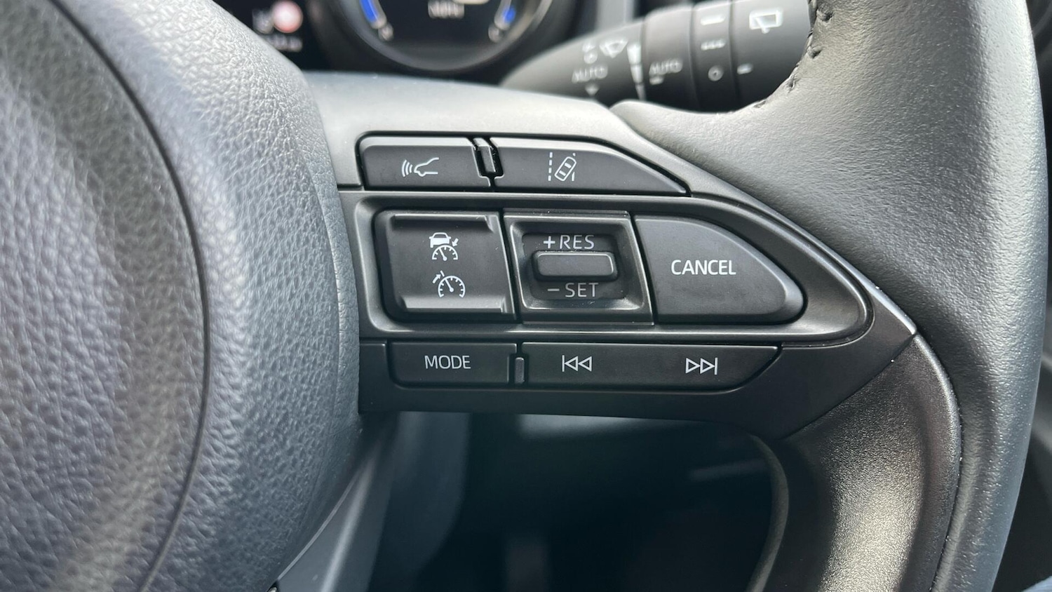 Used Mazda Mazda2 HYBRID 2023 for sale - 76781981: Photo 18