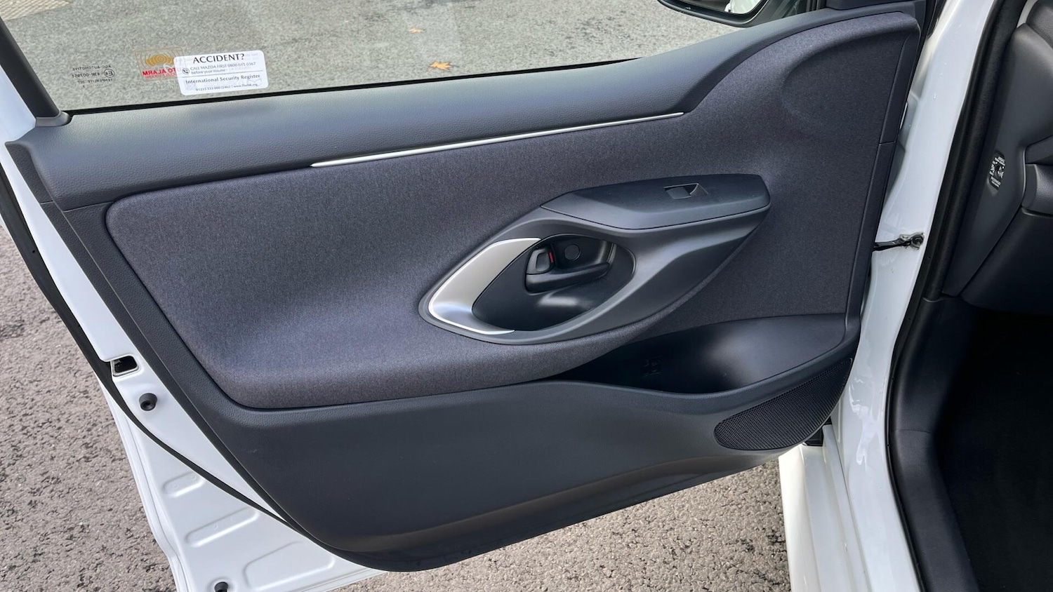 Used Mazda Mazda2 HYBRID 2023 for sale - 76781981: Photo 29