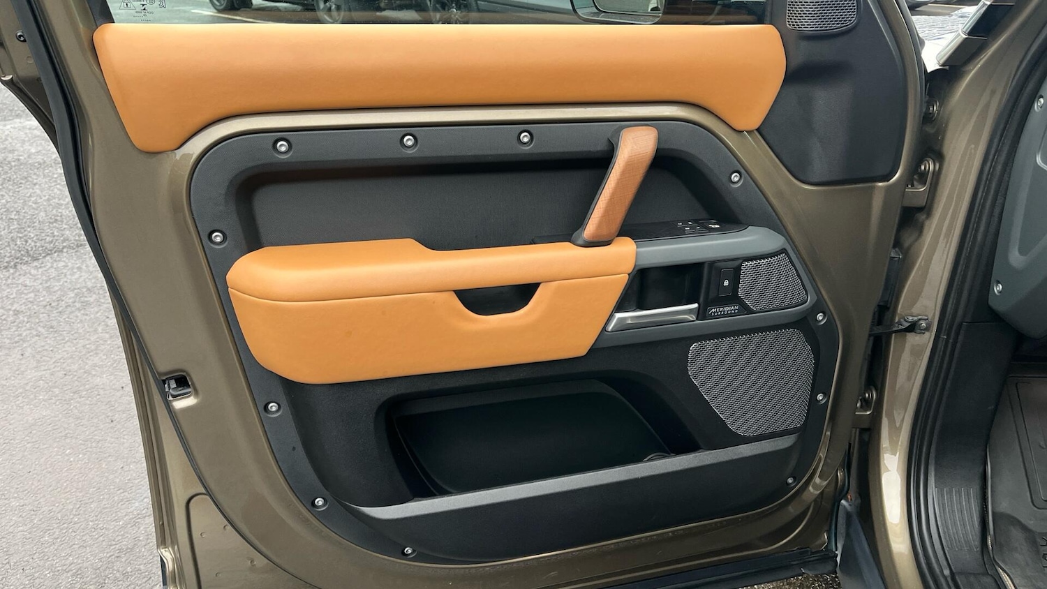 Used Land Rover Defender 110 2020 for sale - 77511212: Photo 40