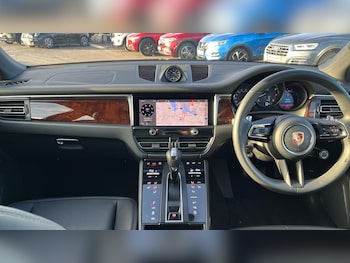 Used Porsche Macan 2023 for sale - 77839358: Photo