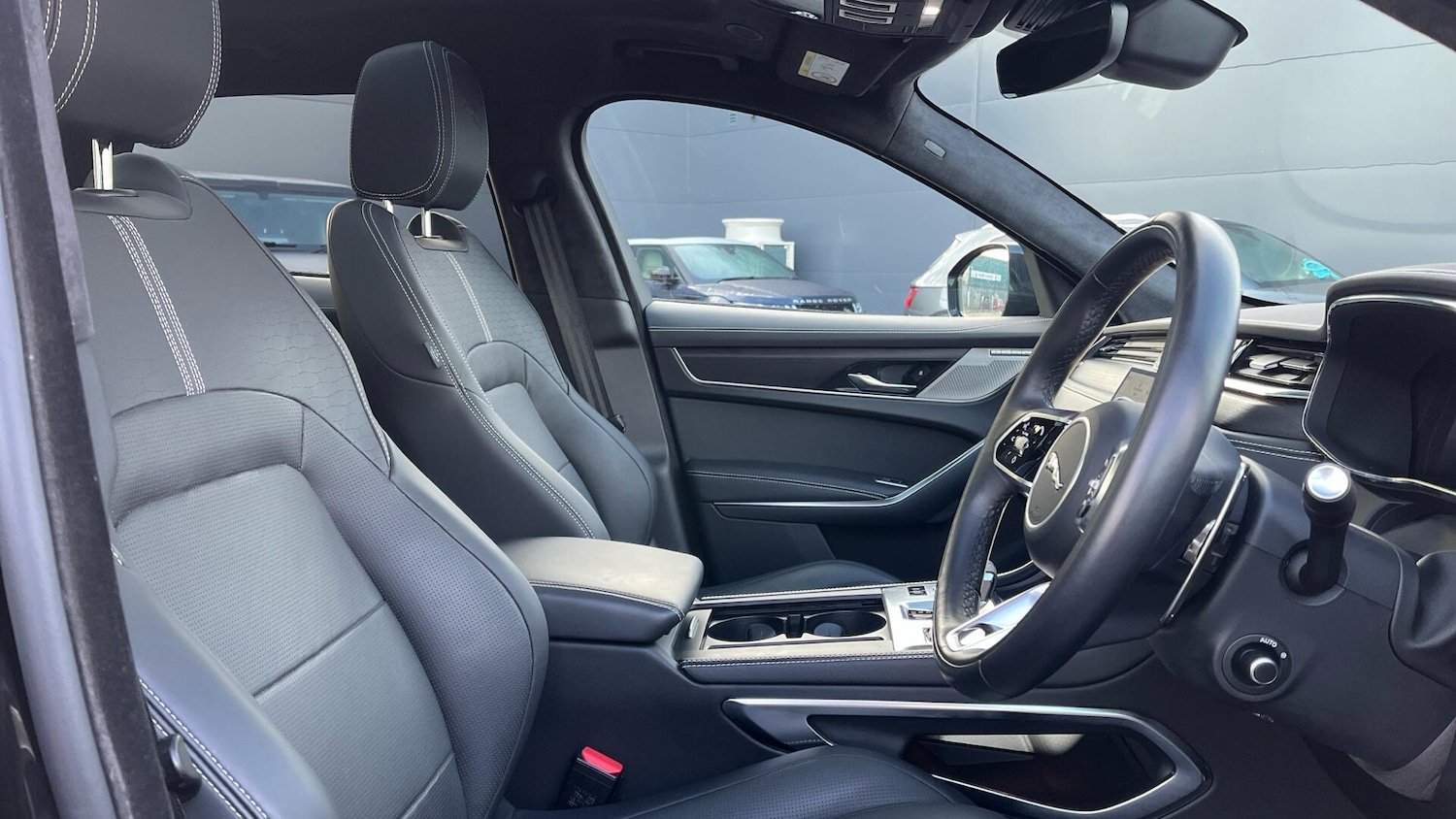 Used Jaguar F-Pace 2023 for sale - 77174868: Photo 11