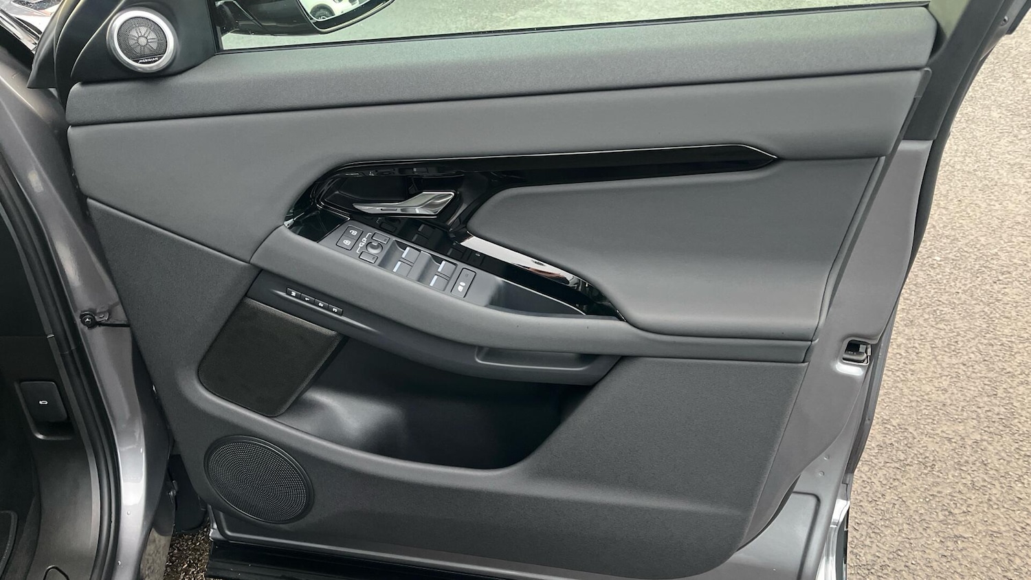 Used Land Rover Range Rover Evoque 2025 for sale - 77174869: Photo 24