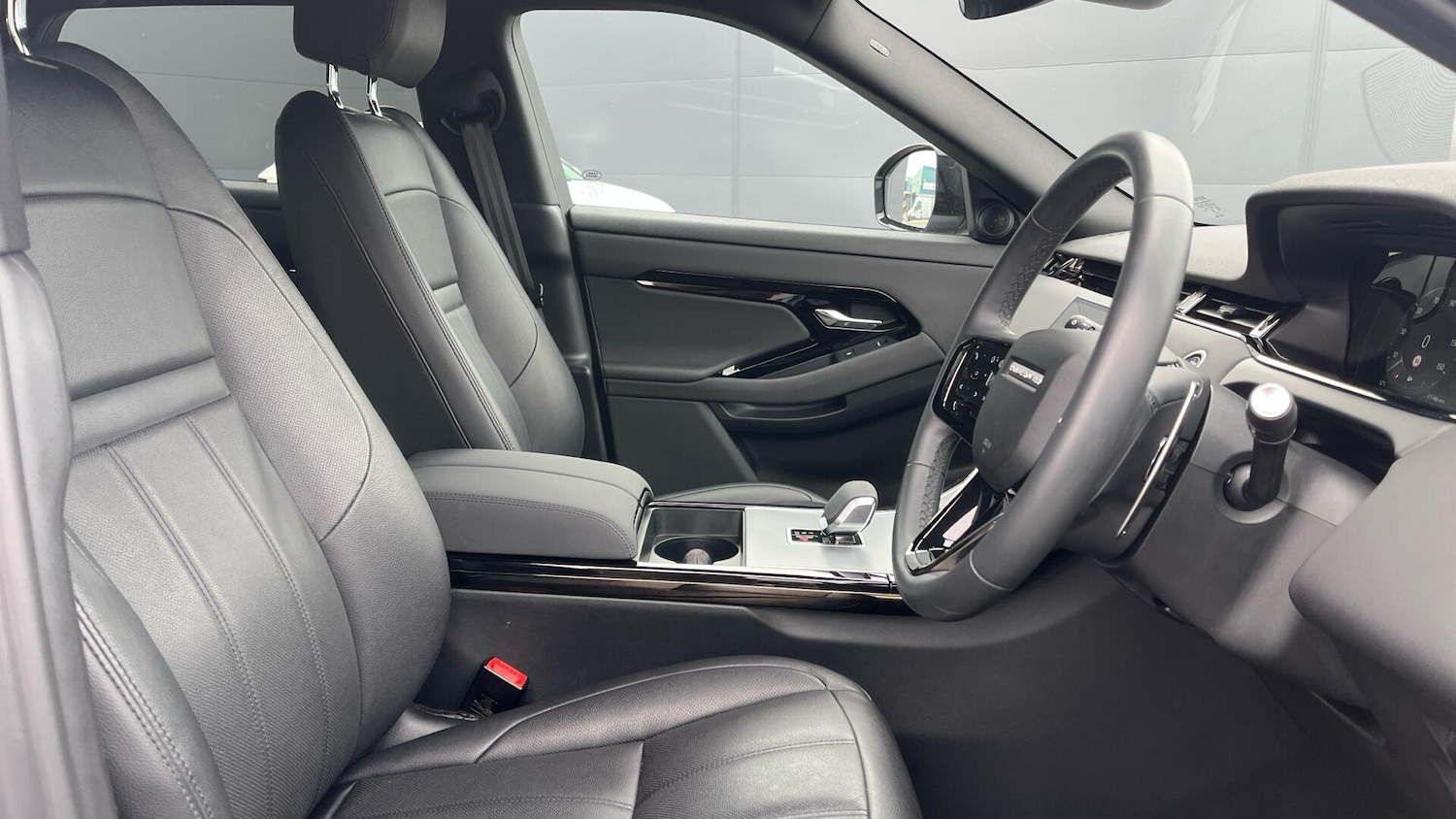 Used Land Rover Range Rover Evoque 2024 for sale - 77993056: Photo 11