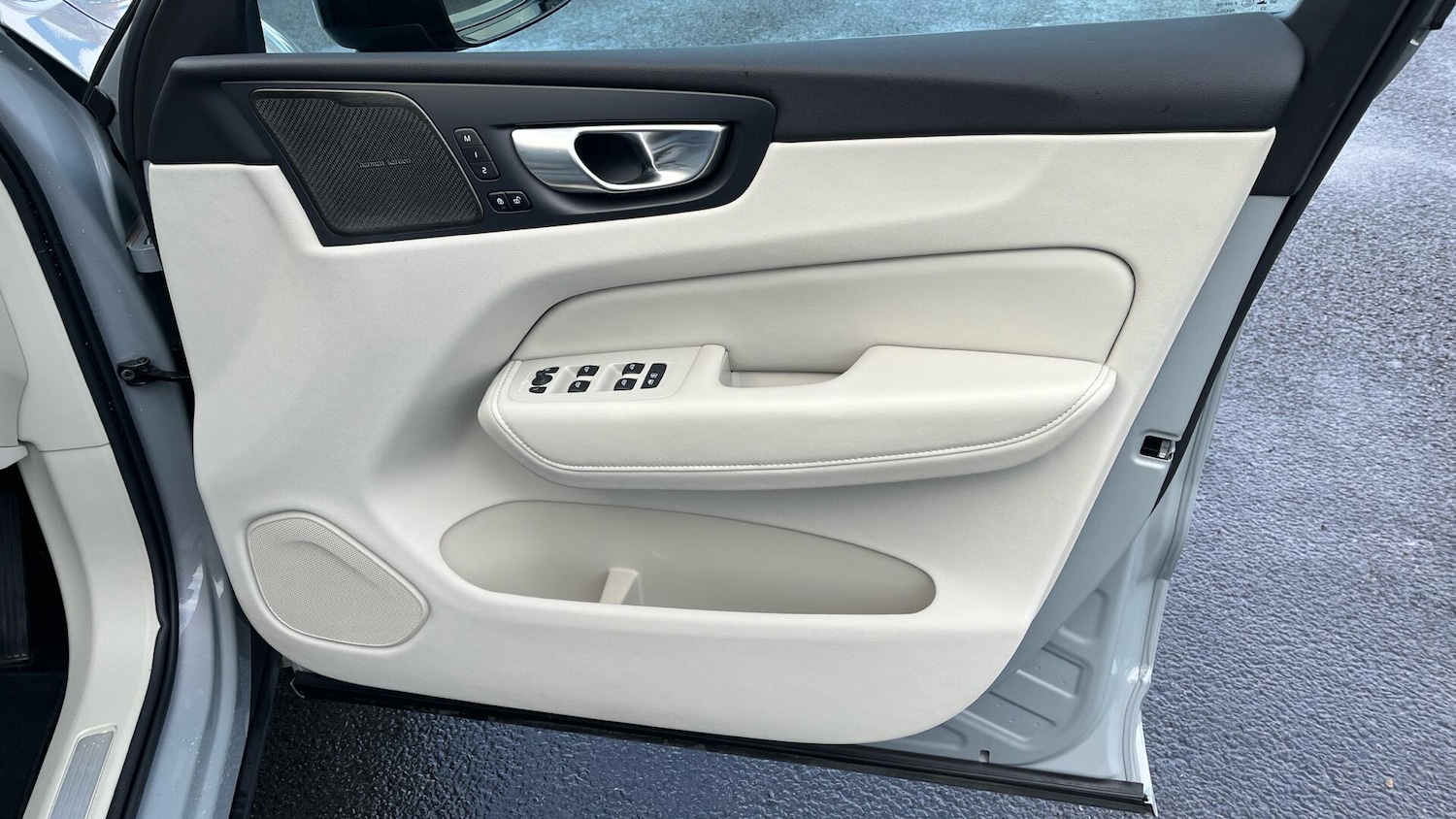 Used Volvo XC60 2024 for sale - 76781611: Photo 25