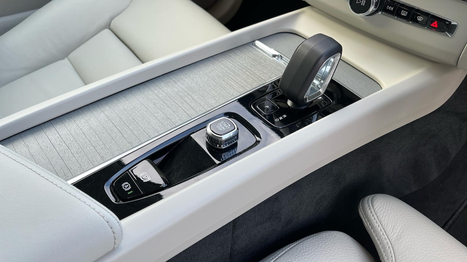 Used Volvo XC60 2024 for sale - 76781611: Photo 30