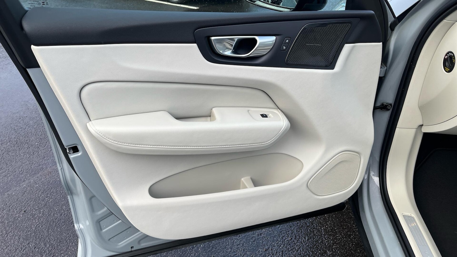 Used Volvo XC60 2024 for sale - 76781611: Photo 32