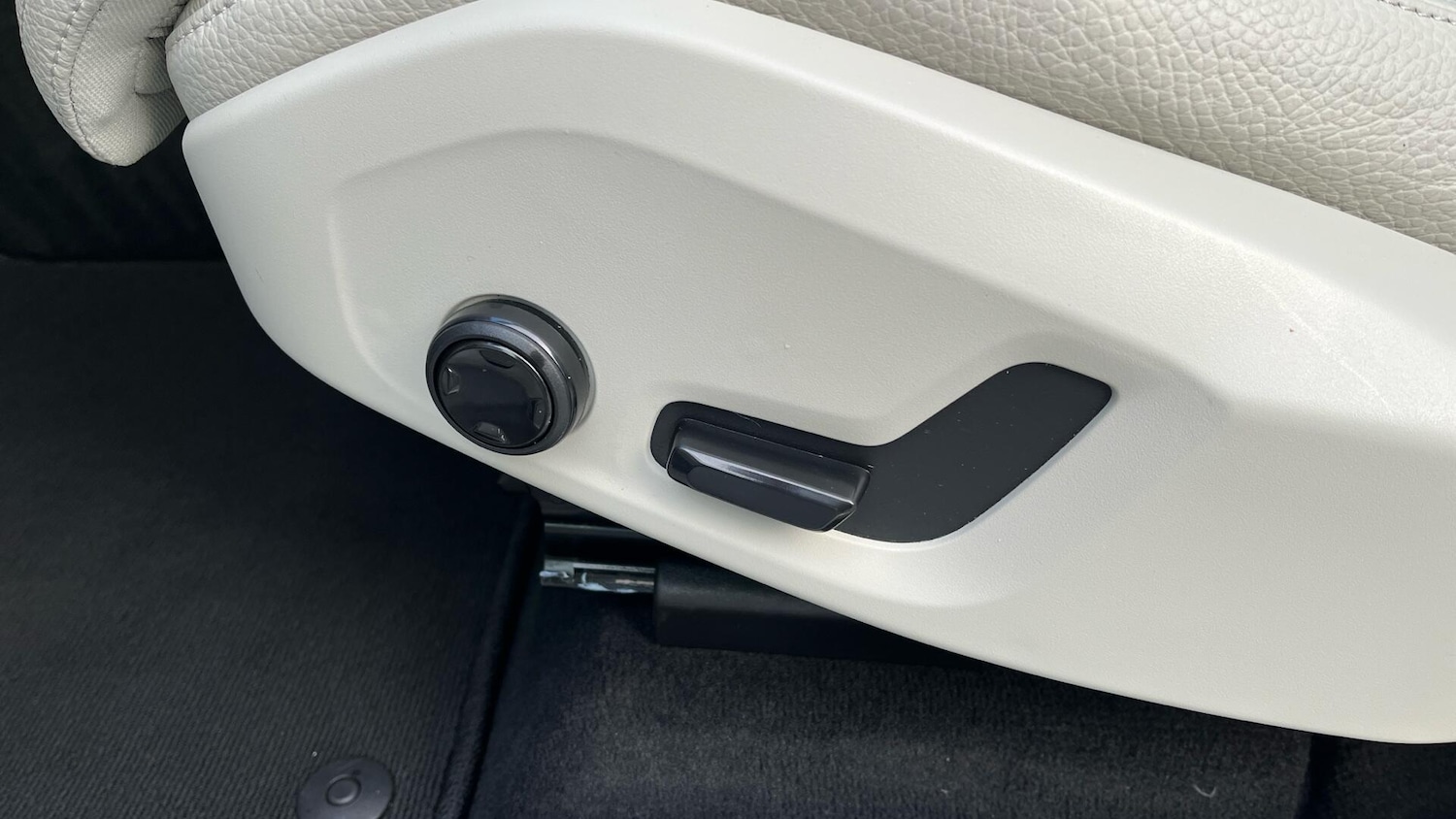 Used Volvo XC60 2024 for sale - 76781611: Photo 33