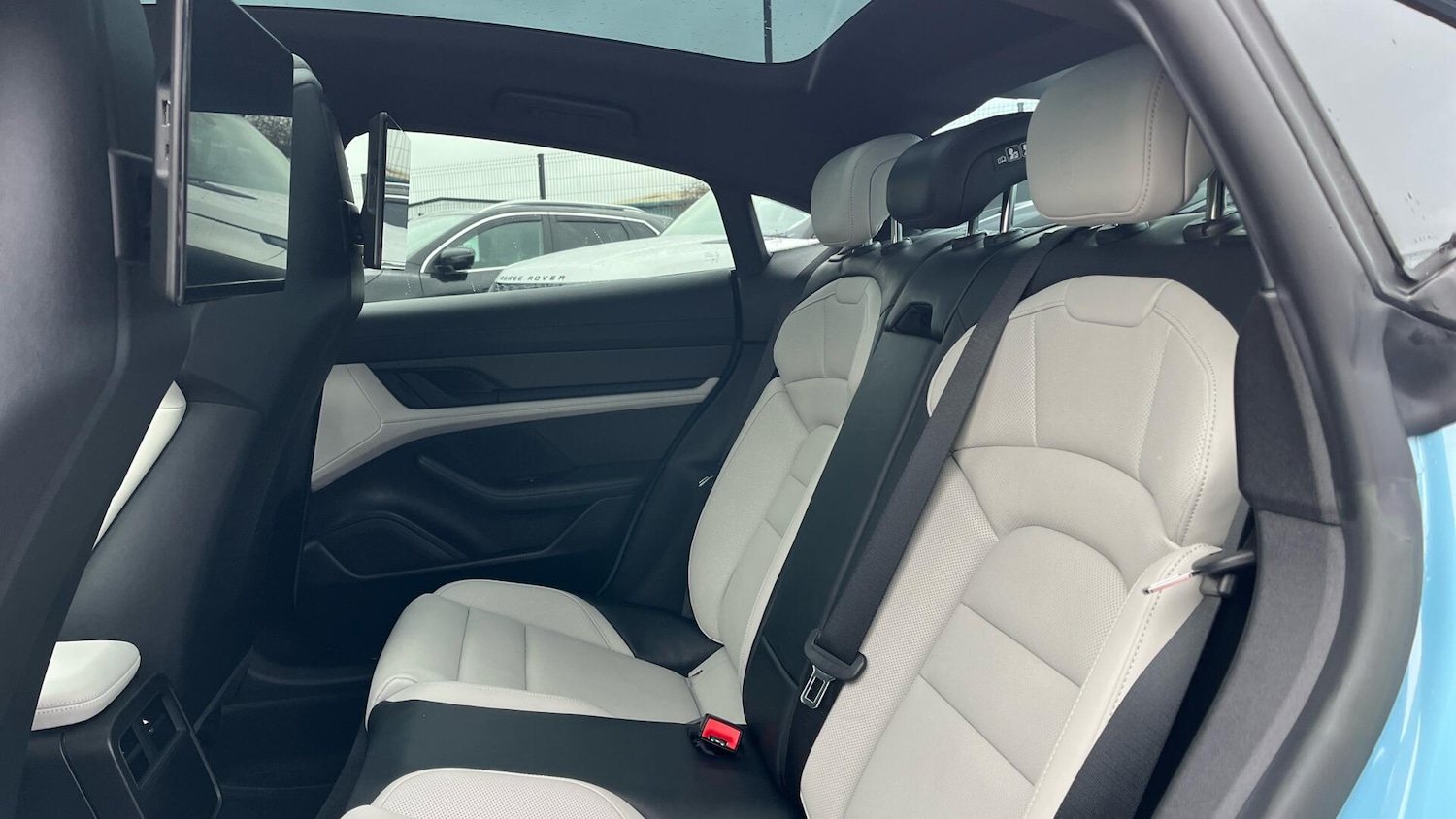 Used Porsche Taycan 2023 for sale - 77625845: Photo 12