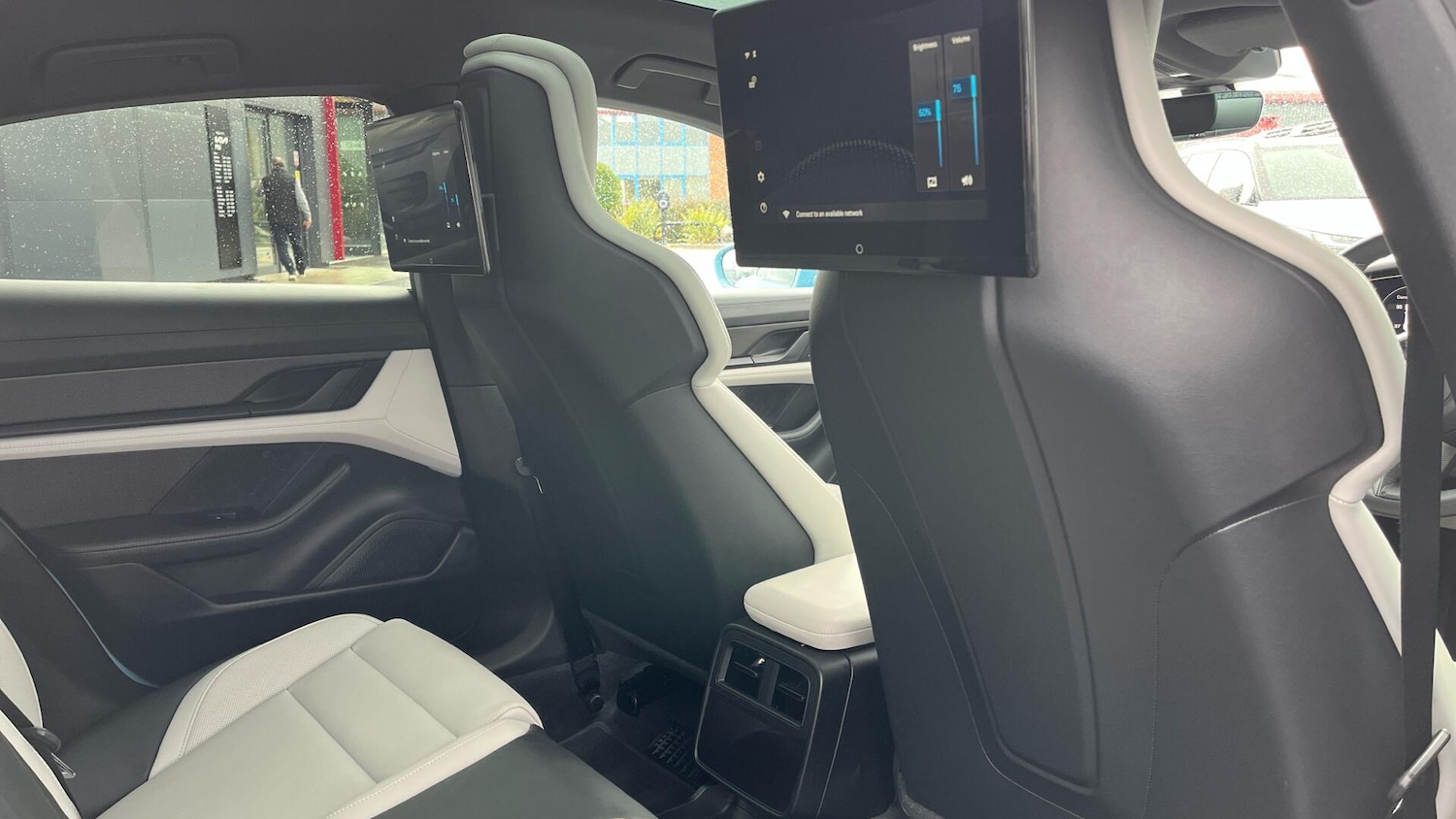 Used Porsche Taycan 2023 for sale - 77625845: Photo 22