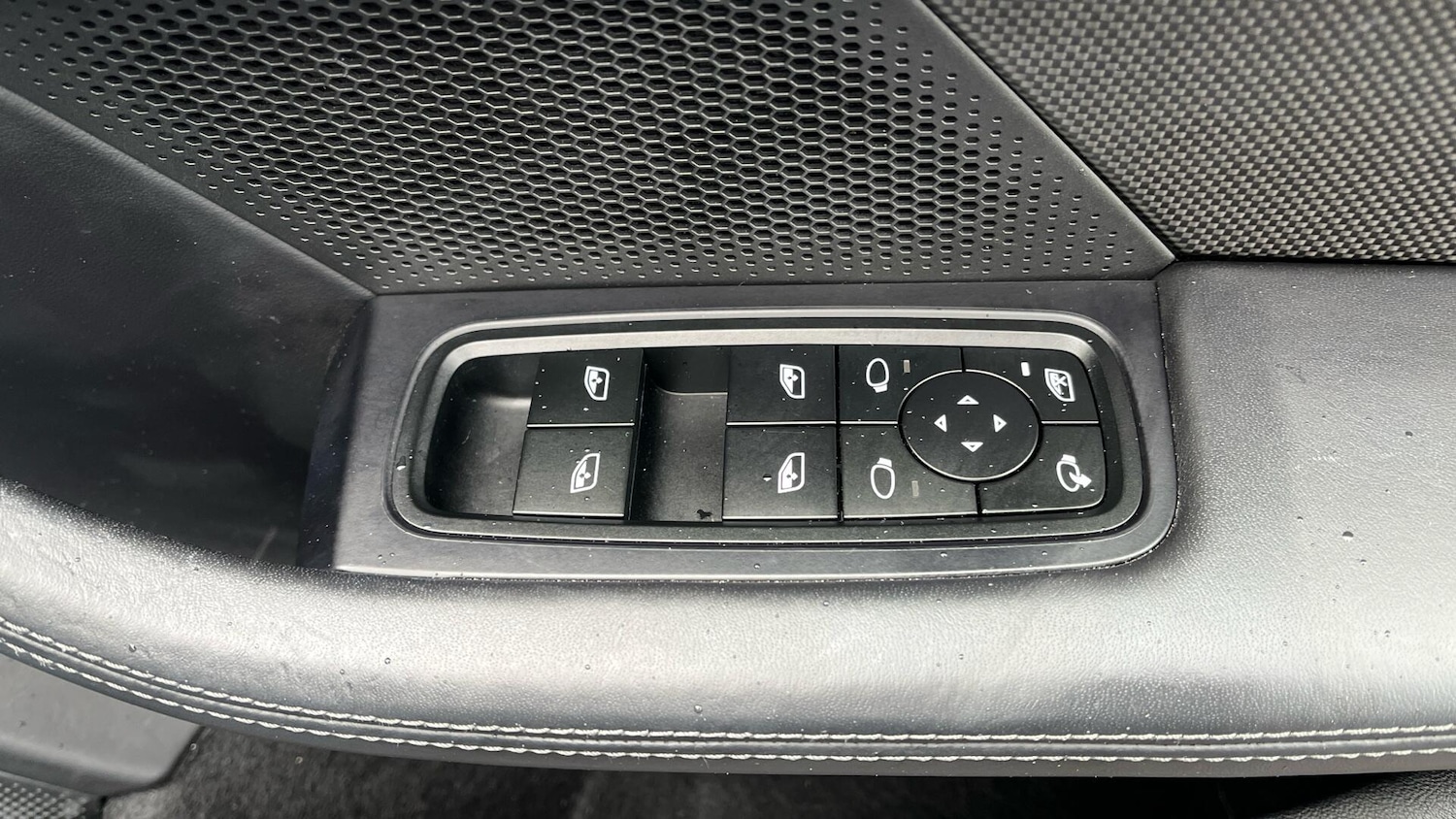 Used Porsche Taycan 2023 for sale - 77625845: Photo 26