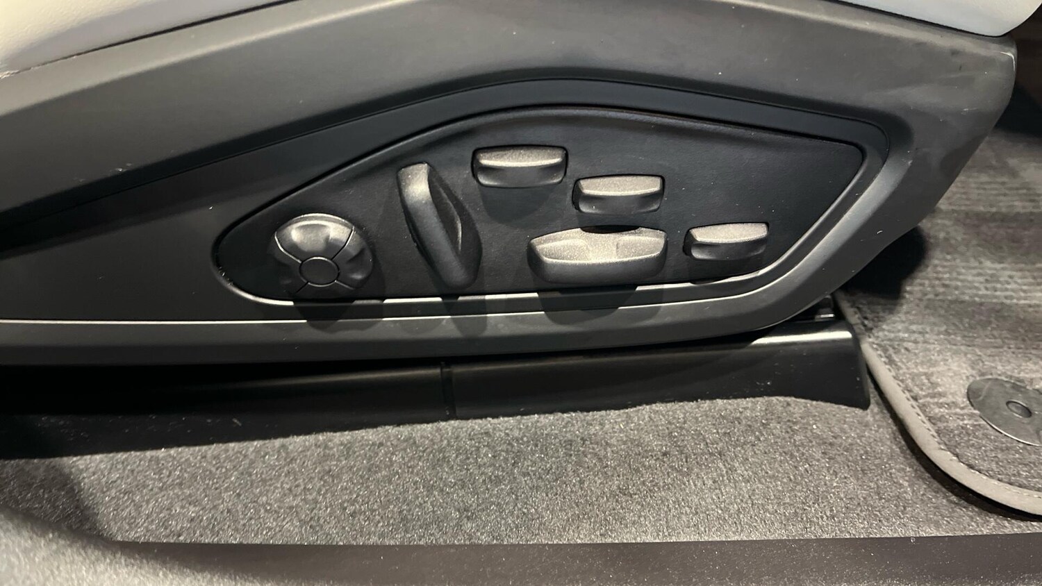 Used Porsche Taycan 2023 for sale - 77625845: Photo 33