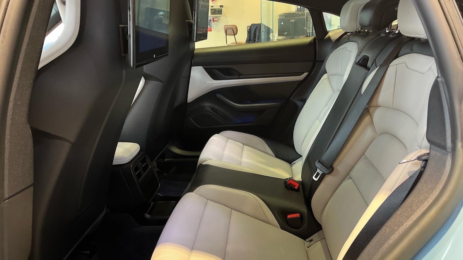 Used Porsche Taycan 2023 for sale - 77625845: Photo 41