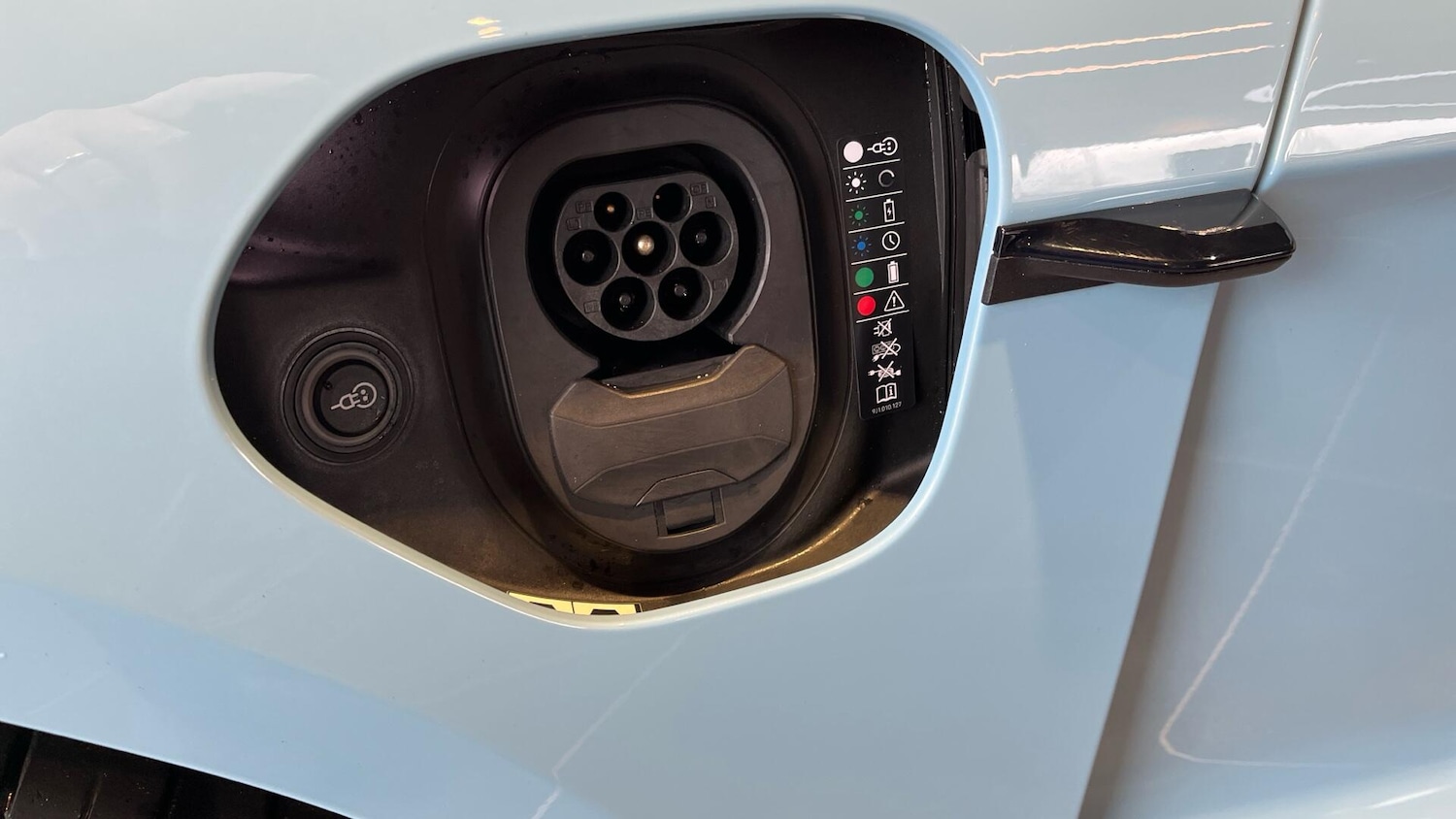 Used Porsche Taycan 2023 for sale - 77625845: Photo 46