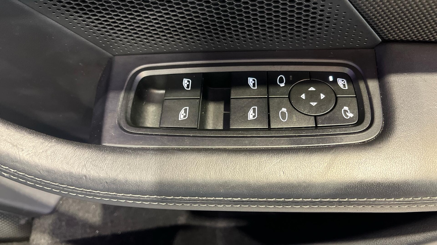 Used Porsche Taycan 2023 for sale - 77625845: Photo 60