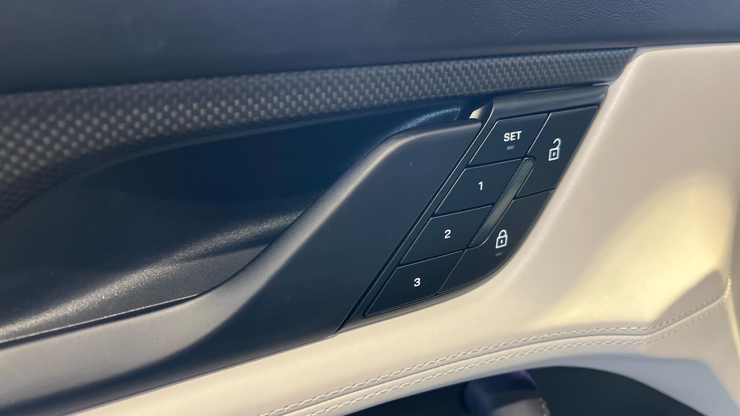 Used Porsche Taycan 2023 for sale - 77625845: Photo 74