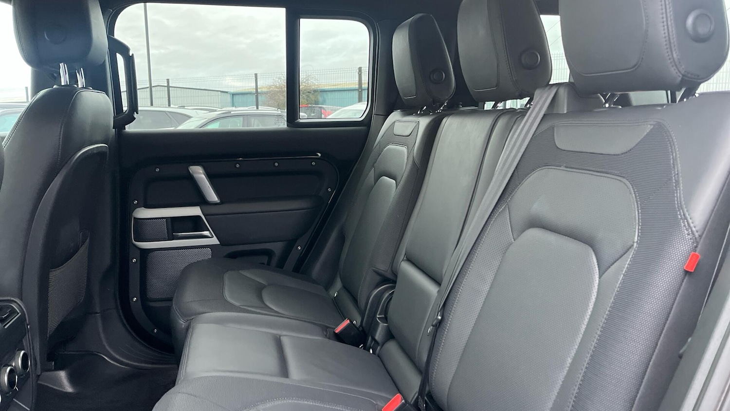 Used Land Rover Defender 2023 for sale - 76781463: Photo 12