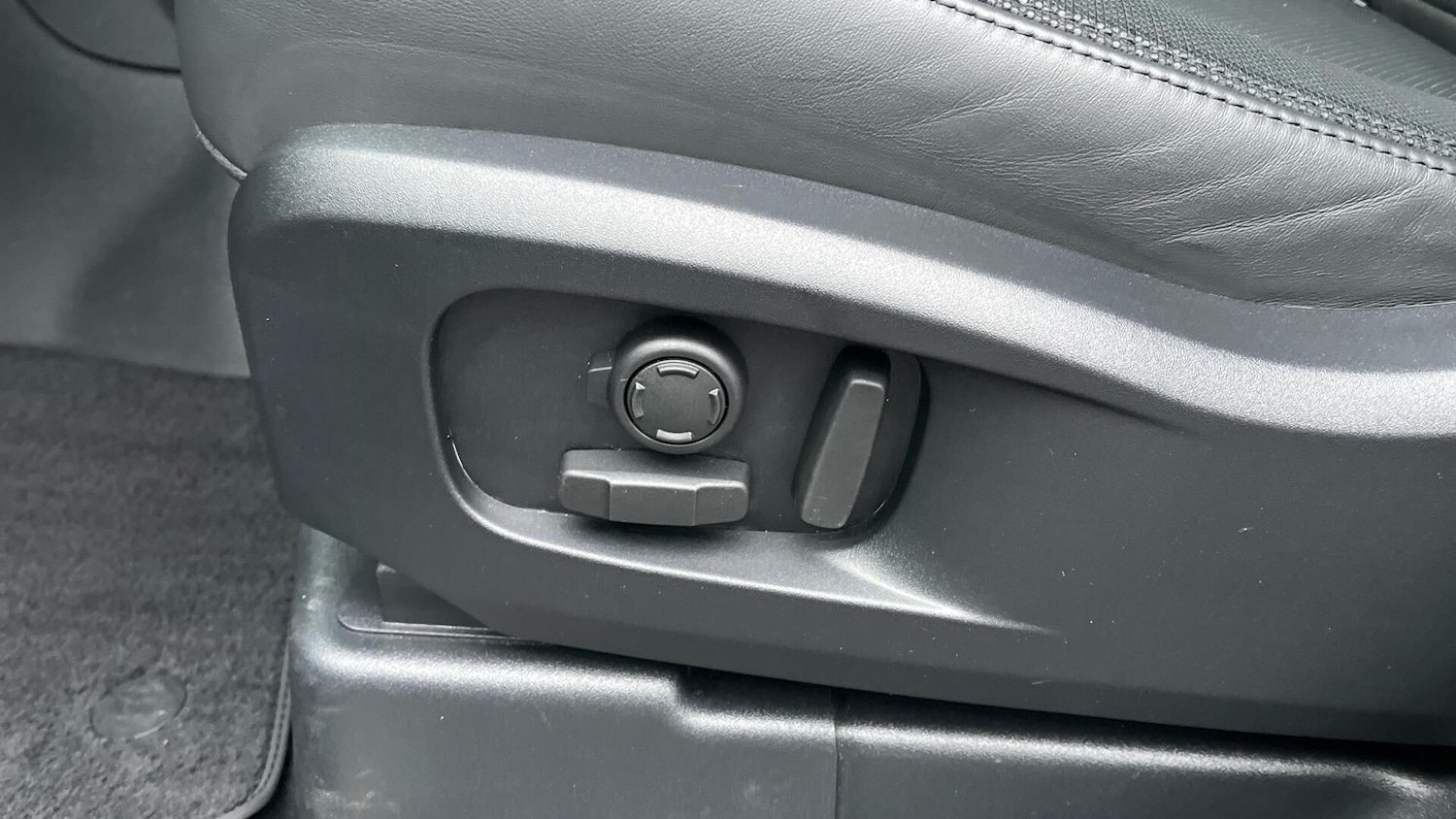 Used Land Rover Defender 2023 for sale - 76781463: Photo 35