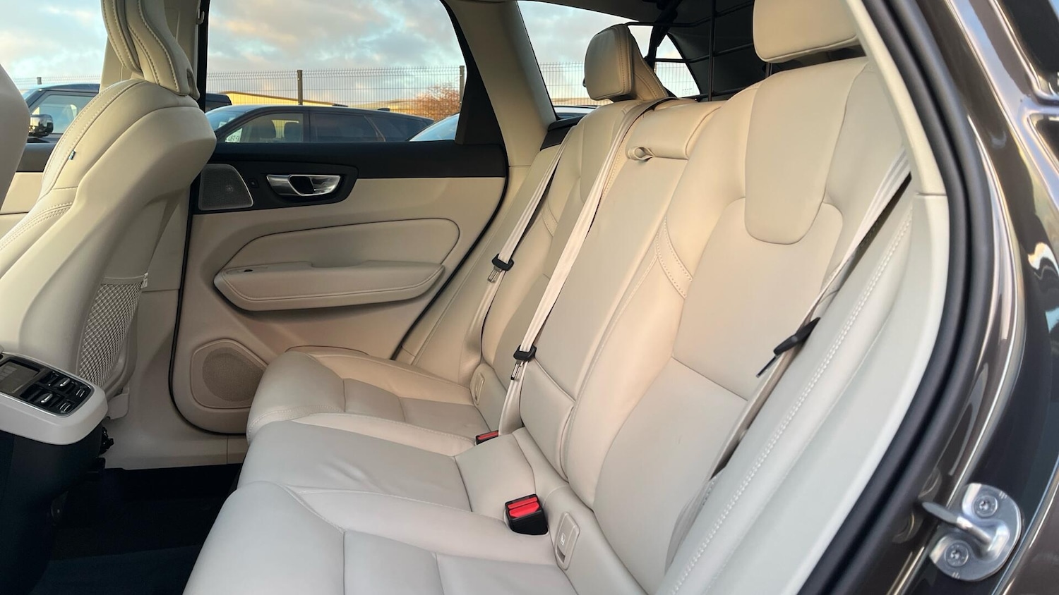 Used Volvo XC60 2023 for sale - 76865717: Photo 12