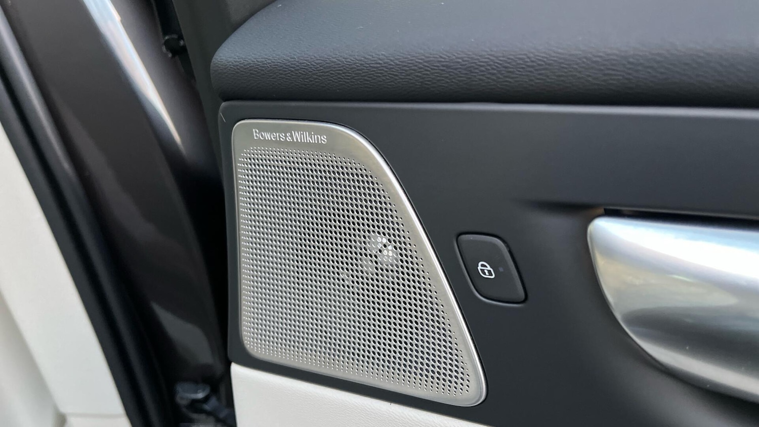 Used Volvo XC60 2023 for sale - 76865717: Photo 23