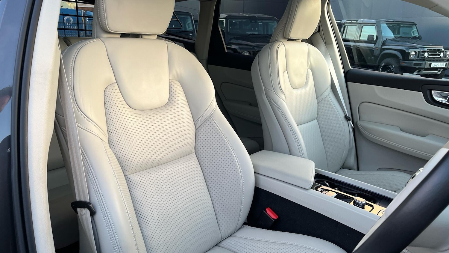 Used Volvo XC60 2023 for sale - 76865717: Photo 29