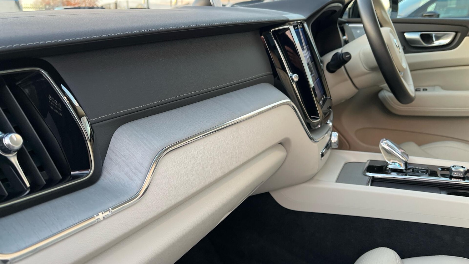 Used Volvo XC60 2023 for sale - 76865717: Photo 34