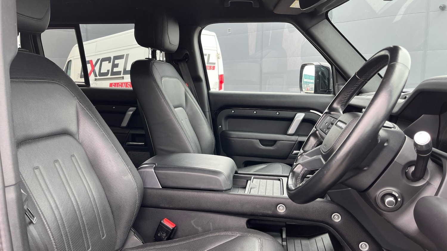 Used Land Rover Defender 2022 for sale - 76780575: Photo 11