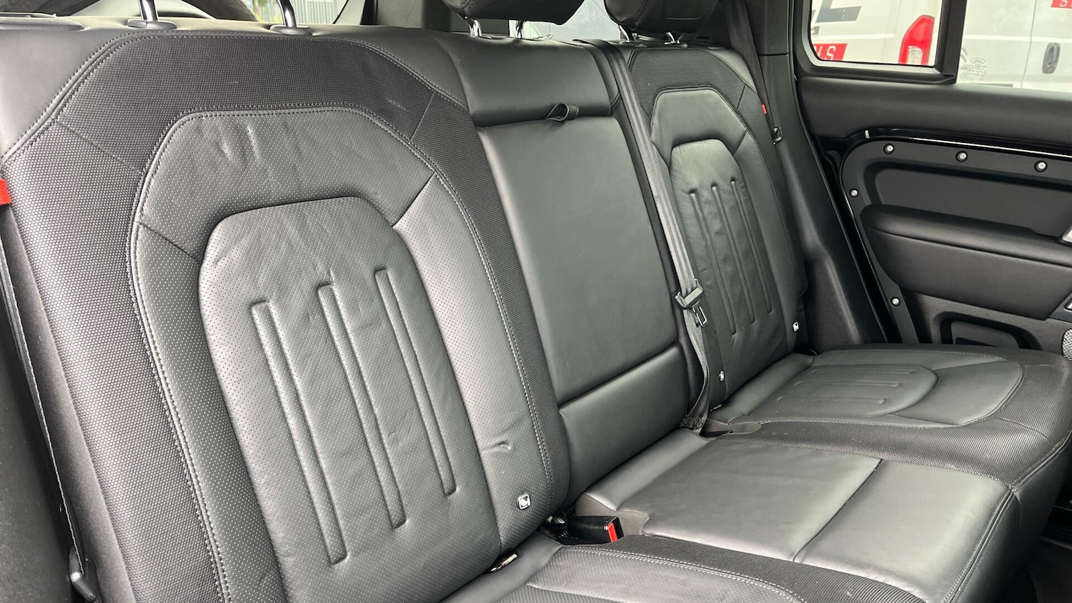 Used Land Rover Defender 2022 for sale - 76780575: Photo 25