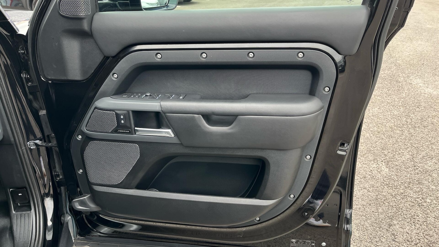 Used Land Rover Defender 2022 for sale - 76780575: Photo 27